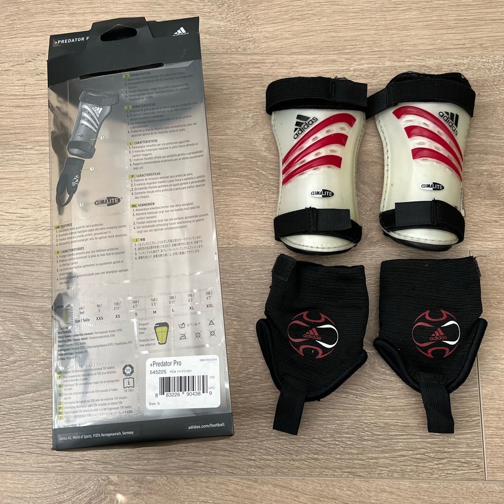 Adidas Soccer shin pads S ⚽️
